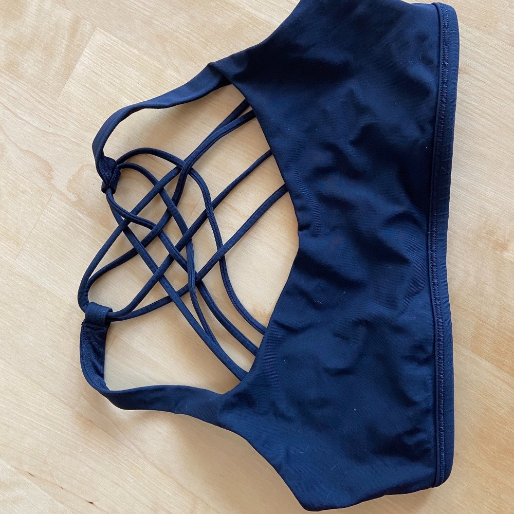 Lululemon sports bra